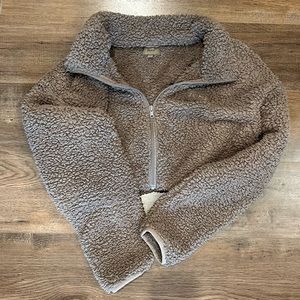 SKIMS Teddy Cropped Zip Up. size medium, never worn but no tags.